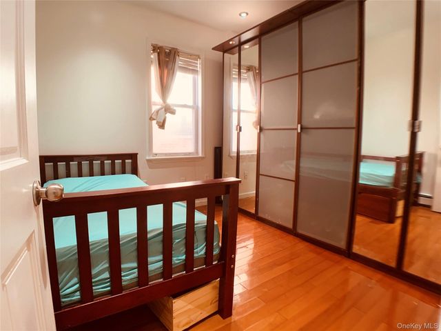 23-28 28th Street 28 Street, Astoria, NY 11105