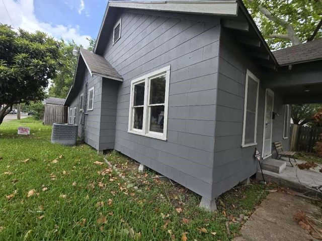 600 E Fayle Street, Baytown, TX 77520