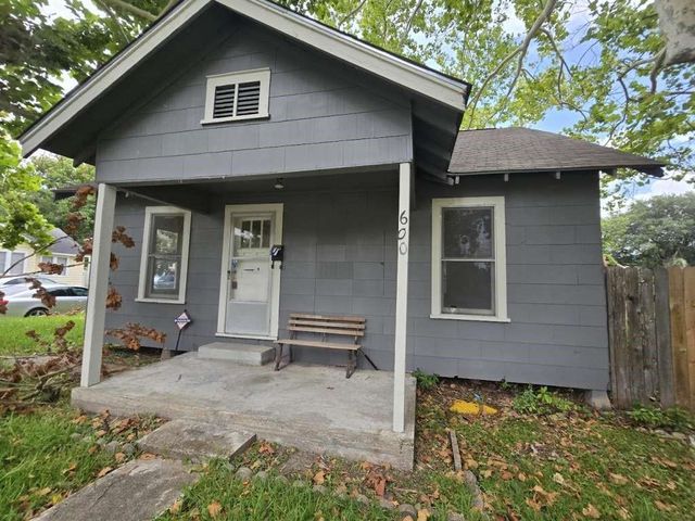 600 E Fayle Street, Baytown, TX 77520