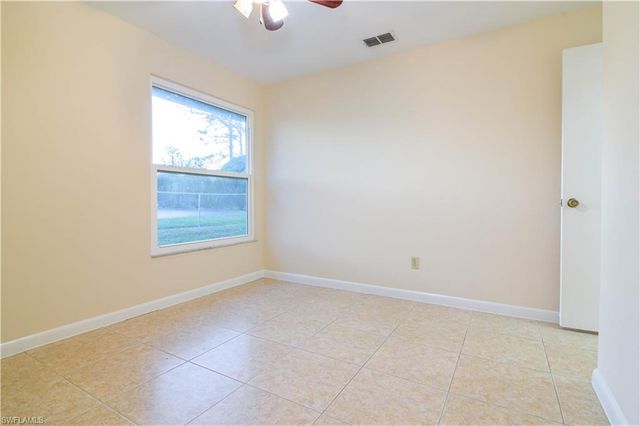 10514 Newbury CT, Lehigh Acres, FL 33936