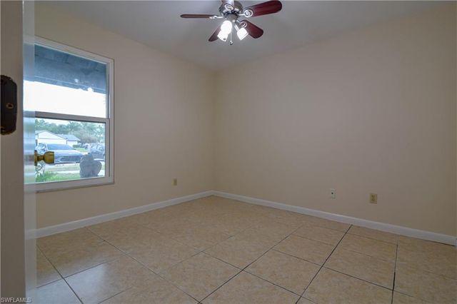 10514 Newbury CT, Lehigh Acres, FL 33936