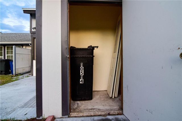 10514 Newbury CT, Lehigh Acres, FL 33936