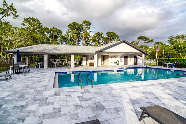 10514 Newbury CT, Lehigh Acres, FL 33936