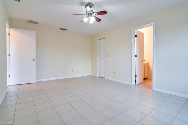 10514 Newbury CT, Lehigh Acres, FL 33936