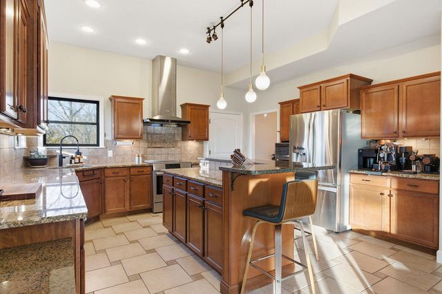 1801 CALEDON CT, Columbia, MO 65203