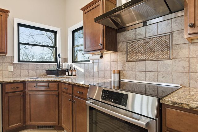 1801 CALEDON CT, Columbia, MO 65203