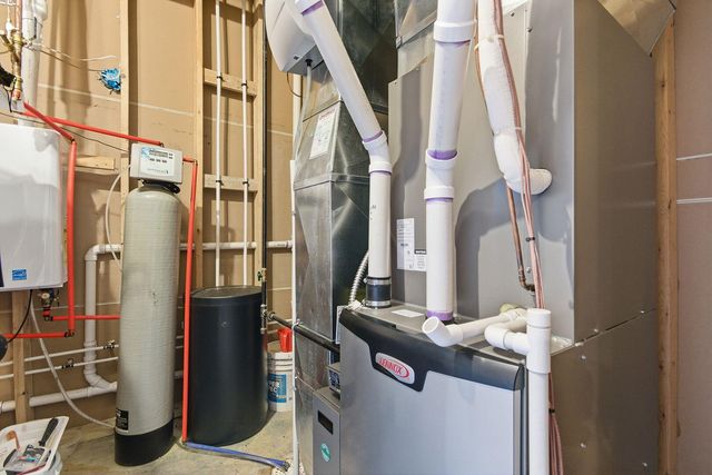 1801 CALEDON CT, Columbia, MO 65203