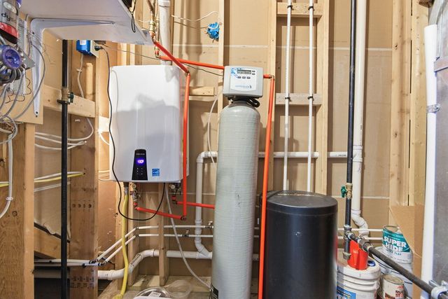 1801 CALEDON CT, Columbia, MO 65203