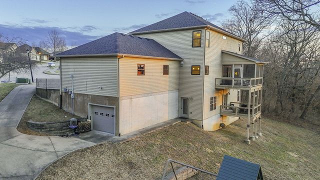 1801 CALEDON CT, Columbia, MO 65203