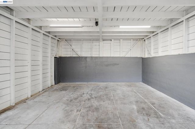 800 Trestle Glen Rd, Oakland, CA 94610
