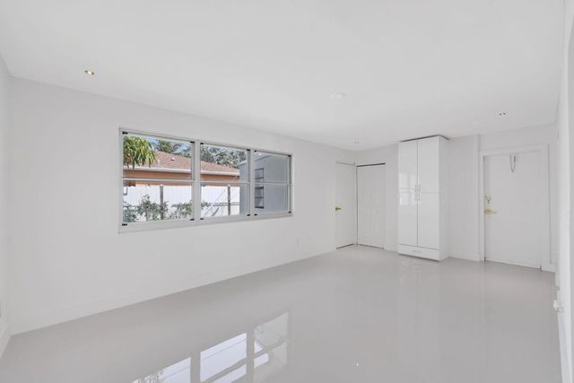 3349 El Vedado Court, West Palm Beach, FL 33405