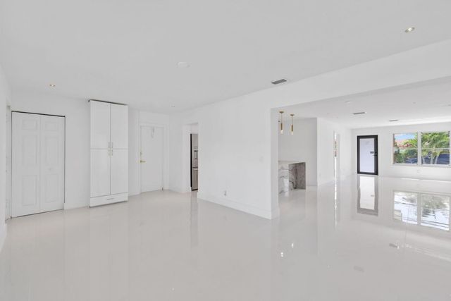 3349 El Vedado Court, West Palm Beach, FL 33405