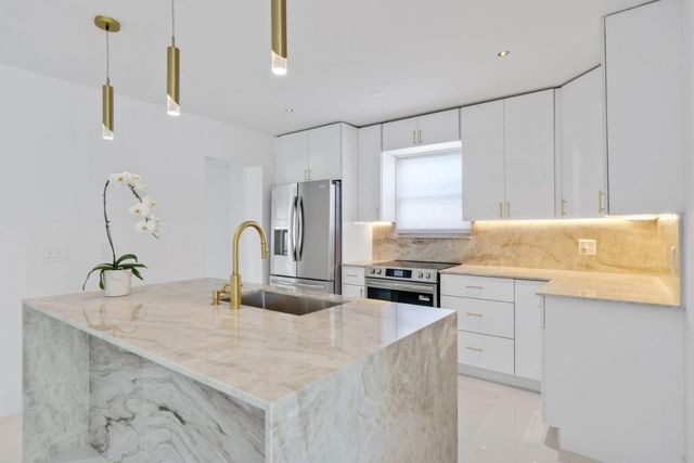 3349 El Vedado Court, West Palm Beach, FL 33405