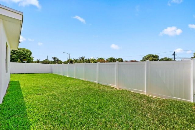 3349 El Vedado Court, West Palm Beach, FL 33405