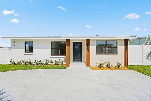 3349 El Vedado Court, West Palm Beach, FL 33405