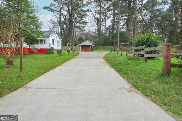 1105 Lakeshore Drive, Jonesboro, GA 30236