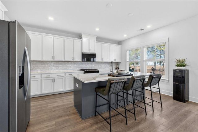 332 Calm Water Way, Summerville, SC 29486