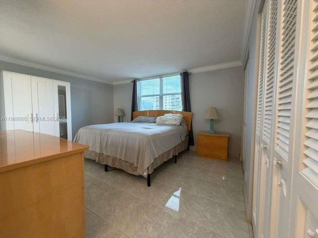 301 SE 3rd St 109, Dania Beach, FL 33004