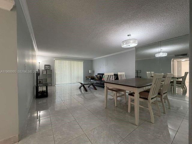 301 SE 3rd St 109, Dania Beach, FL 33004