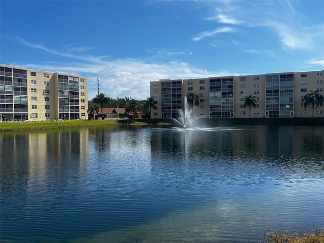 301 SE 3rd St 109, Dania Beach, FL 33004