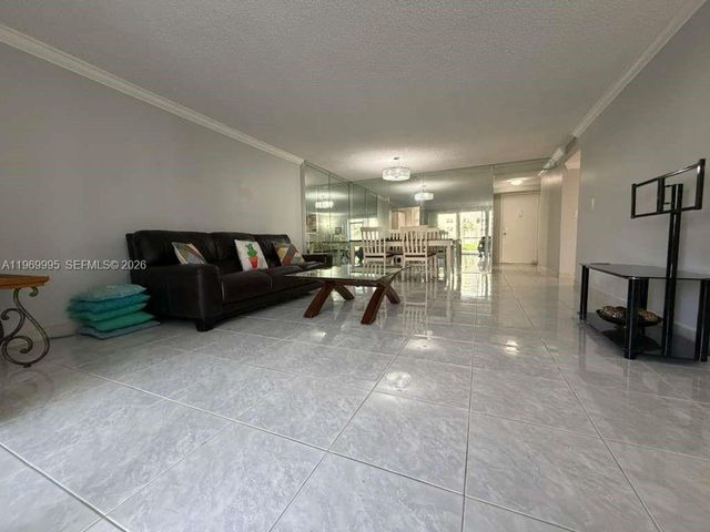 301 SE 3rd St 109, Dania Beach, FL 33004