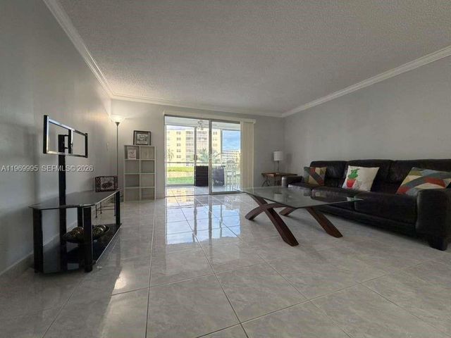 301 SE 3rd St 109, Dania Beach, FL 33004