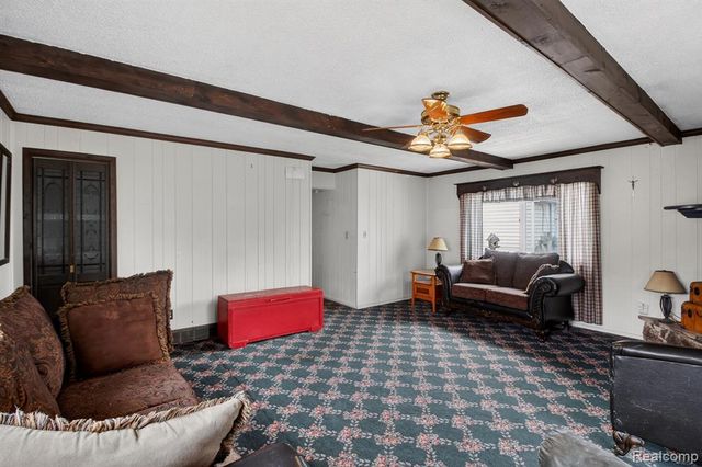 29901 Kelly Road, Roseville, MI 48066