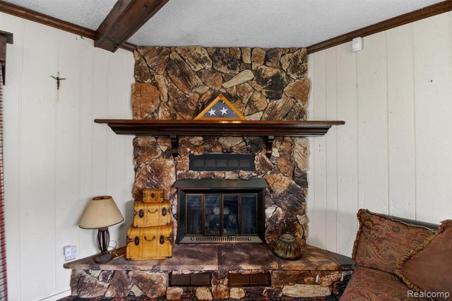 29901 Kelly Road, Roseville, MI 48066