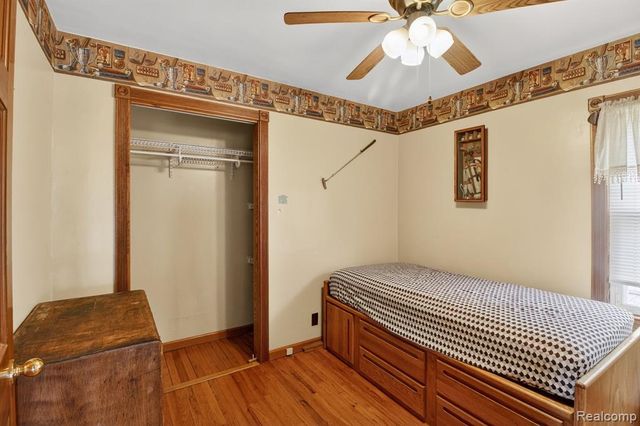 29901 Kelly Road, Roseville, MI 48066