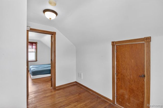 29901 Kelly Road, Roseville, MI 48066