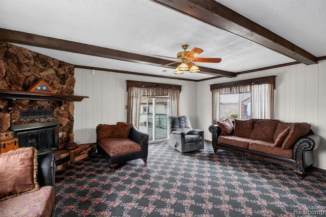 29901 Kelly Road, Roseville, MI 48066