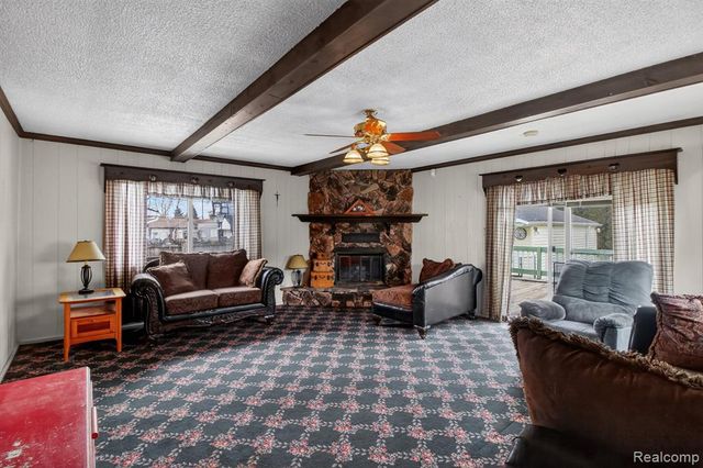 29901 Kelly Road, Roseville, MI 48066