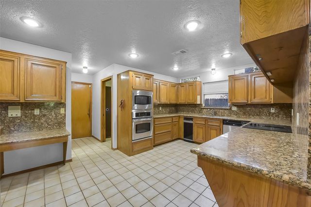 20903 Sand Springs Trail, Crosby, TX 77532