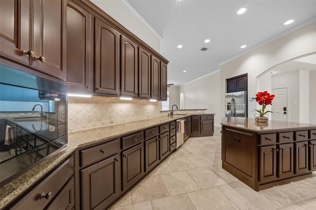 2405 Pebble Lodge Lane, Friendswood, TX 77546