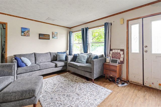 224 S Division Avenue, Fremont, MI 49412