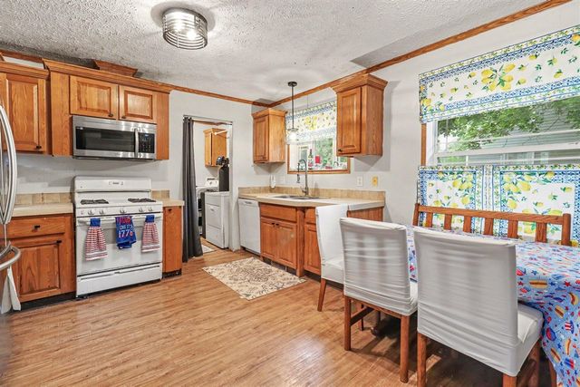 224 S Division Avenue, Fremont, MI 49412