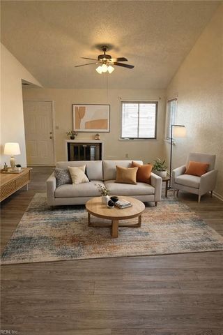 3809 Peachtree LN W, Portsmouth, VA 23703