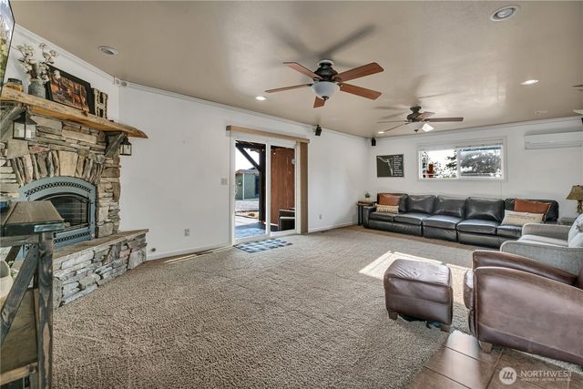 23815 SE 448th Street, Enumclaw, WA 98022