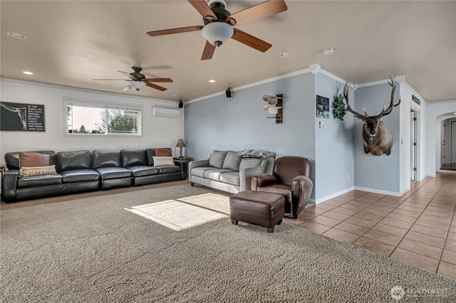 23815 SE 448th Street, Enumclaw, WA 98022