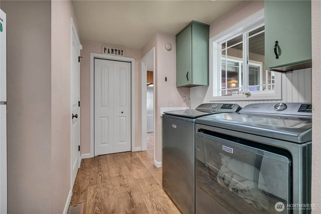23815 SE 448th Street, Enumclaw, WA 98022