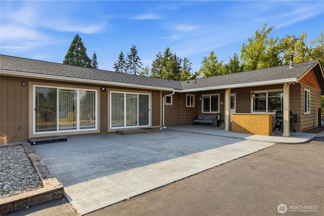 23815 SE 448th Street, Enumclaw, WA 98022