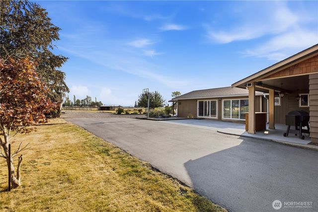 23815 SE 448th Street, Enumclaw, WA 98022
