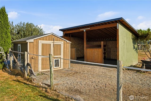 23815 SE 448th Street, Enumclaw, WA 98022