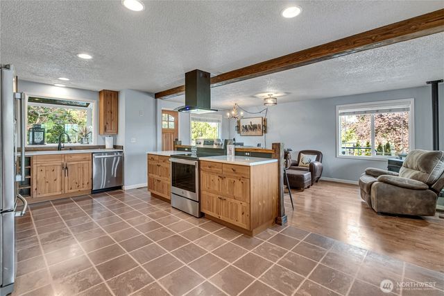 23815 SE 448th Street, Enumclaw, WA 98022