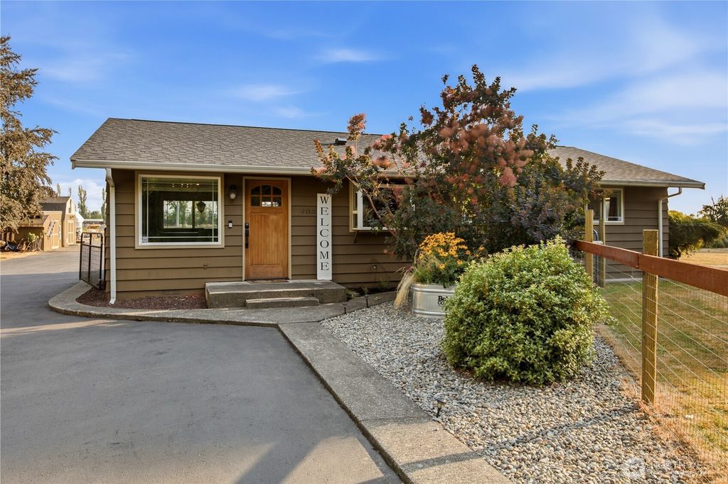 23815 SE 448th Street, Enumclaw, WA 98022