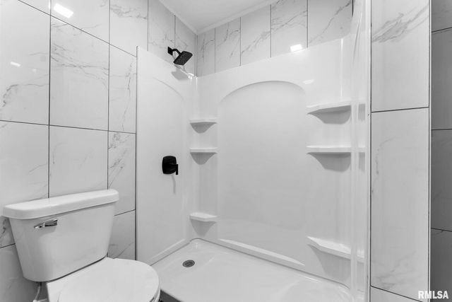 125 S Birchwood Avenue, Davenport, IA 52802