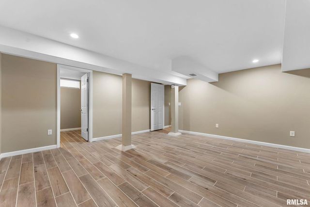 125 S Birchwood Avenue, Davenport, IA 52802