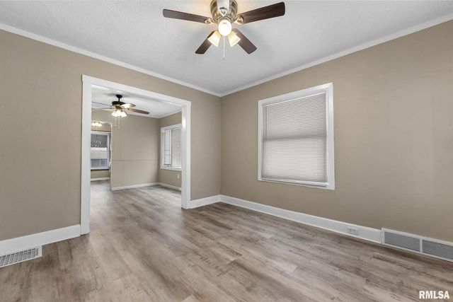 125 S Birchwood Avenue, Davenport, IA 52802