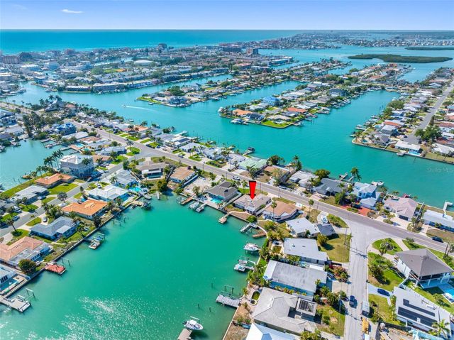 555 115TH AVENUE, Treasure Island, FL 33706