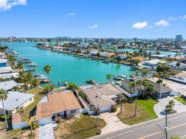 555 115TH AVENUE, Treasure Island, FL 33706
